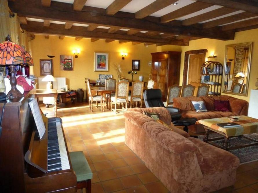 Les Petites Chapelles Bed & Breakfast *